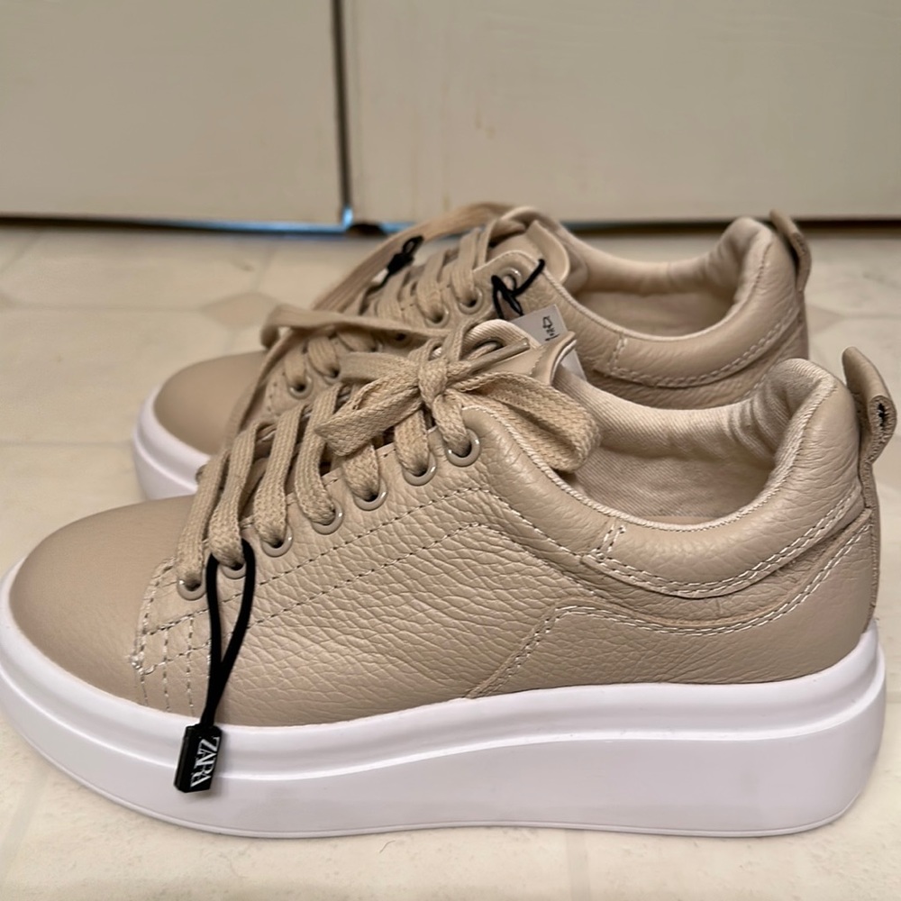 Zara athletic leather sneakers beige tan tennis shoes platform size 6
